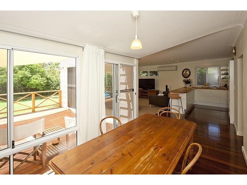 8 Windfield Rd, Melville WA 6156