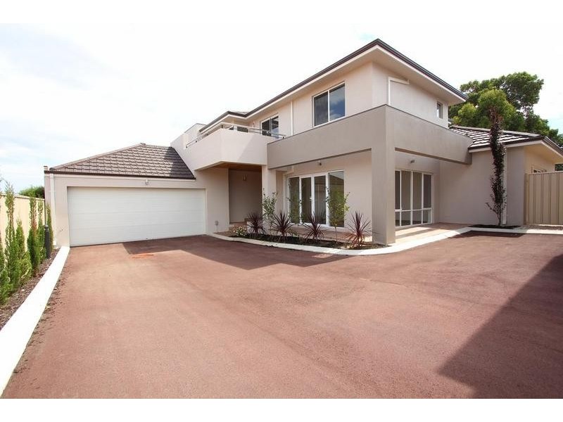 4/9 Bridges Rd, Melville WA 6156