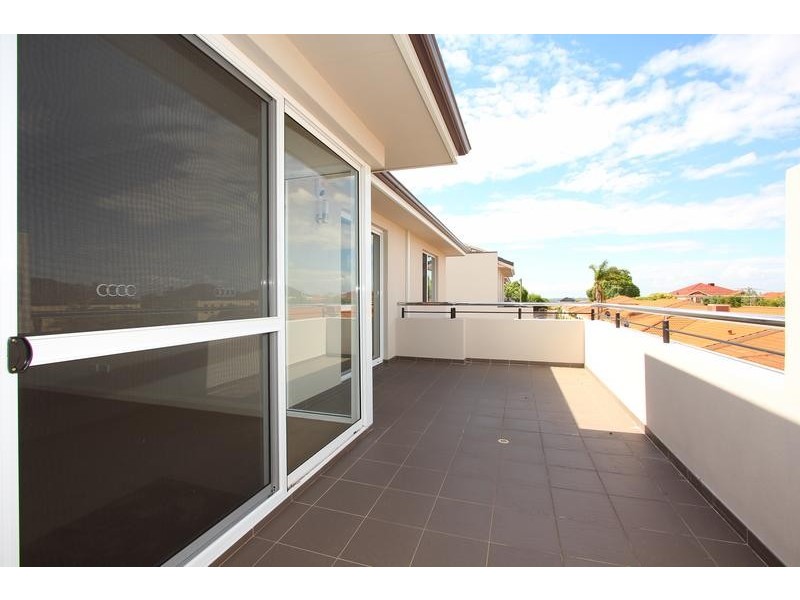 4/9 Bridges Rd, Melville WA 6156
