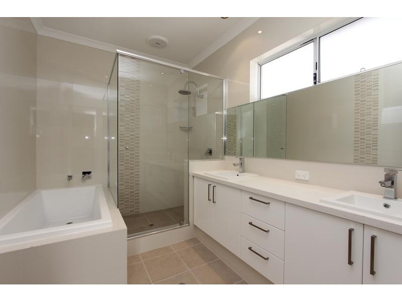 4/9 Bridges Rd, Melville WA 6156