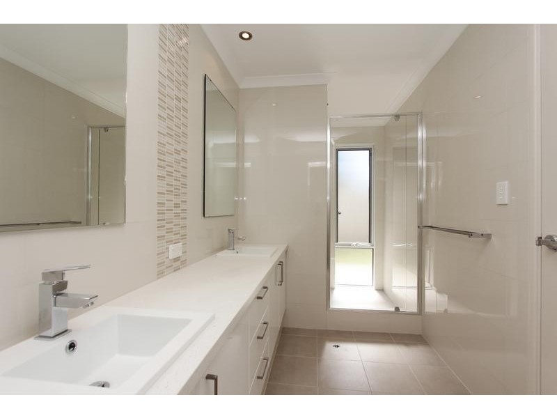 4/9 Bridges Rd, Melville WA 6156