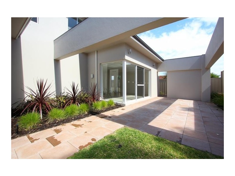4/9 Bridges Rd, Melville WA 6156