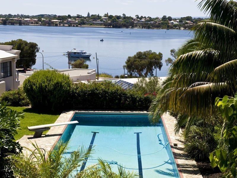 8 Stoke Street, Mount Pleasant WA 6153