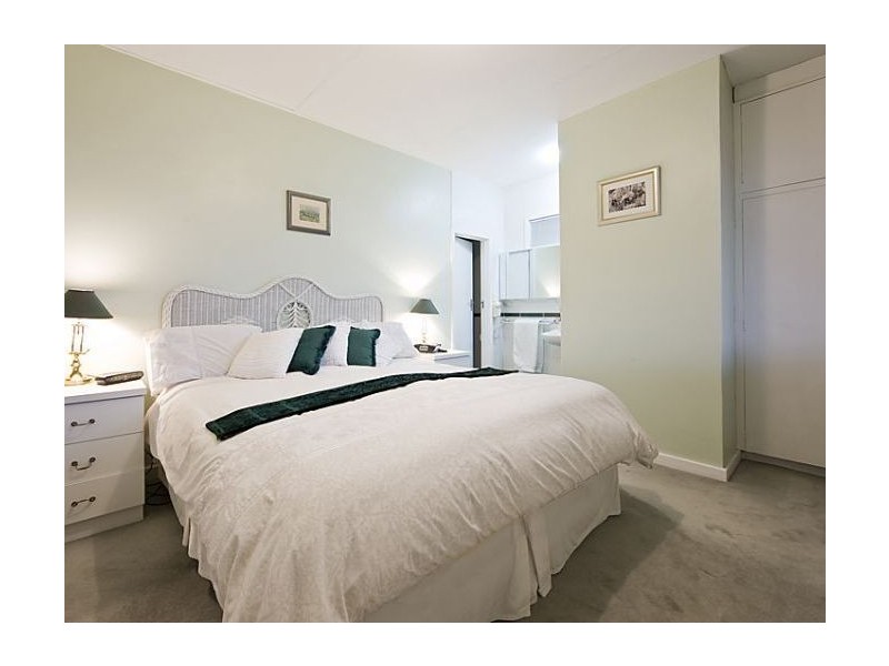 8 Stoke Street, Mount Pleasant WA 6153