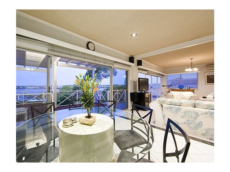 8 Stoke Street, Mount Pleasant WA 6153