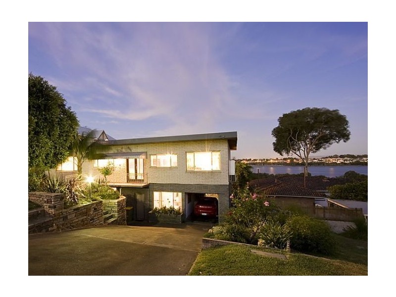 8 Stoke Street, Mount Pleasant WA 6153