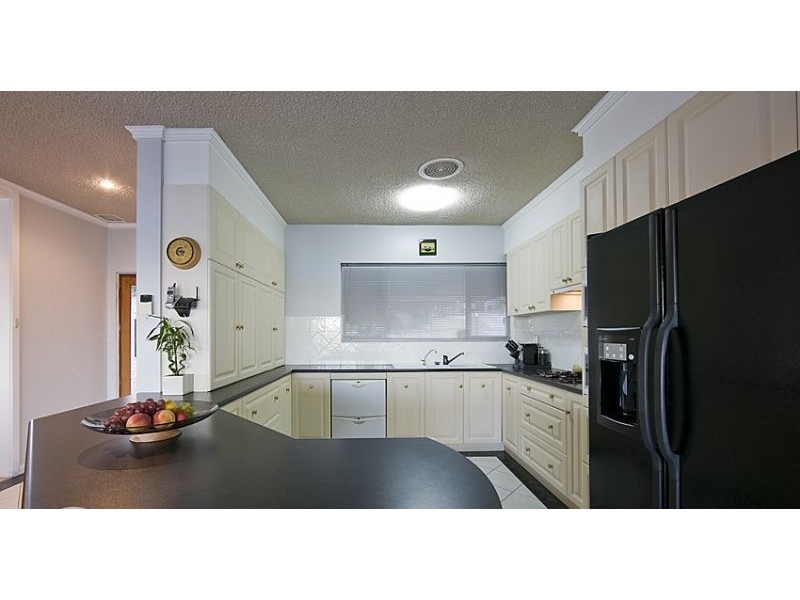 8 Stoke Street, Mount Pleasant WA 6153