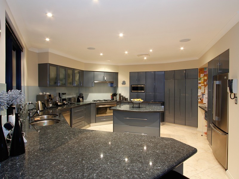 6 Warragoon Crescent, Attadale WA 6156