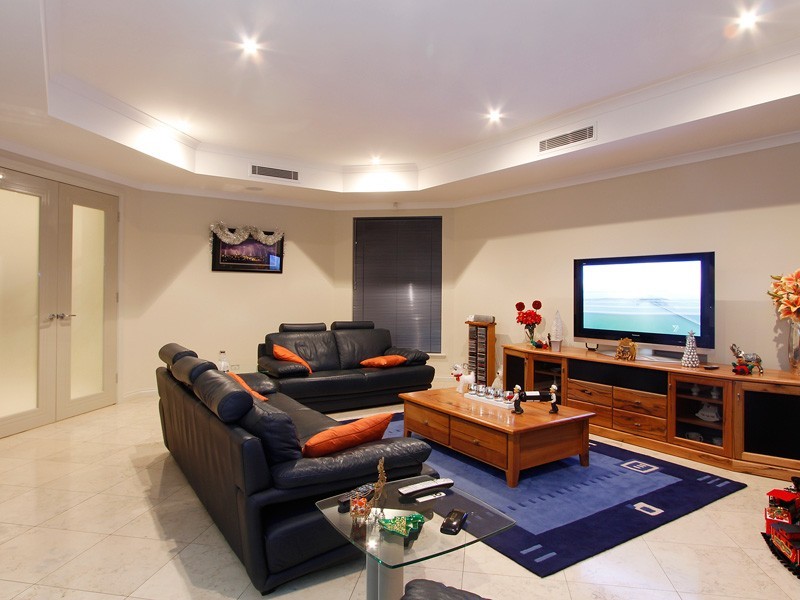 6 Warragoon Crescent, Attadale WA 6156