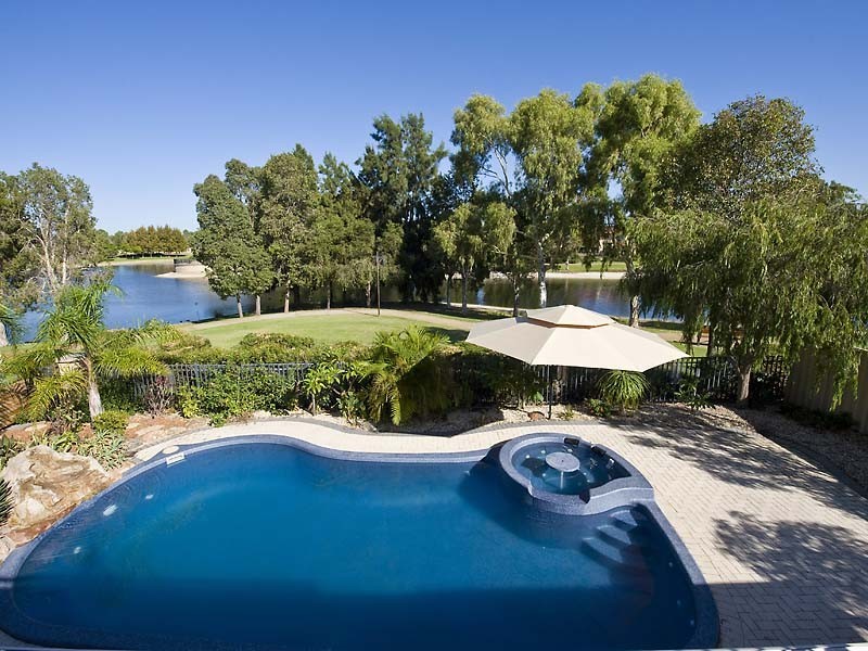 110 Bennett Drive, Canning Vale WA 6155