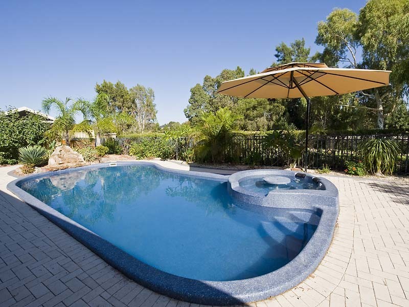 110 Bennett Drive, Canning Vale WA 6155