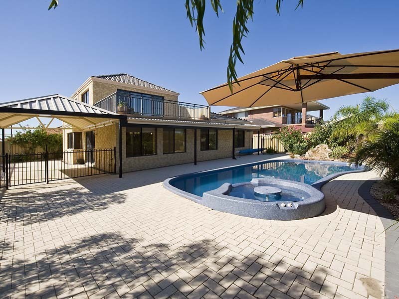110 Bennett Drive, Canning Vale WA 6155