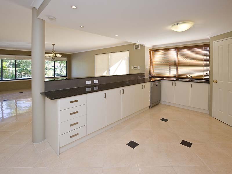 110 Bennett Drive, Canning Vale WA 6155