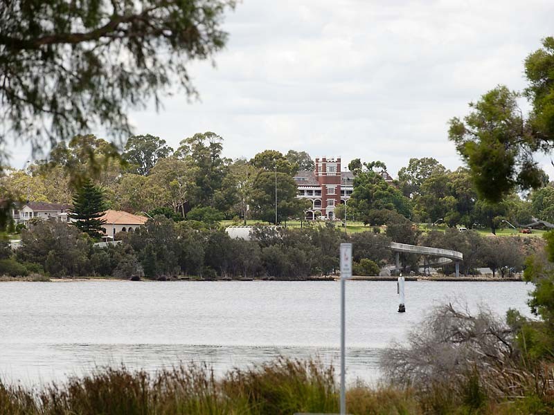 81 The Esplanade, Mount Pleasant WA 6153