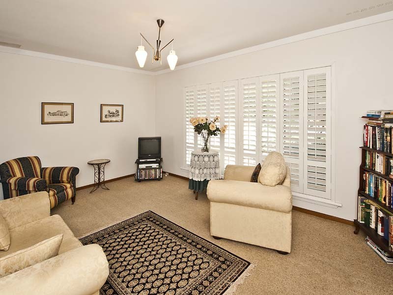 2 Thorman Place, Booragoon WA 6154