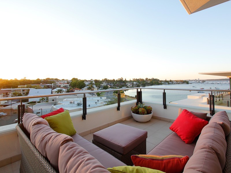 W502/70 Canning Beach Road, Applecross WA 6153