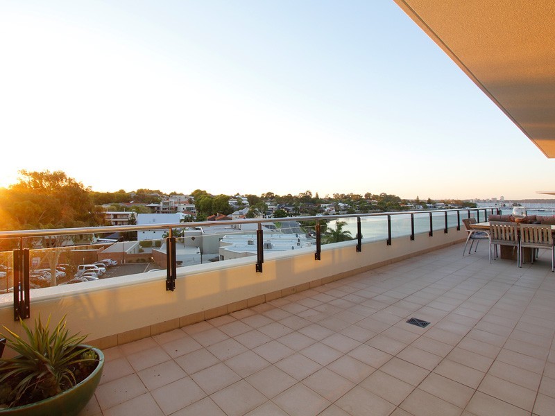 W502/70 Canning Beach Road, Applecross WA 6153