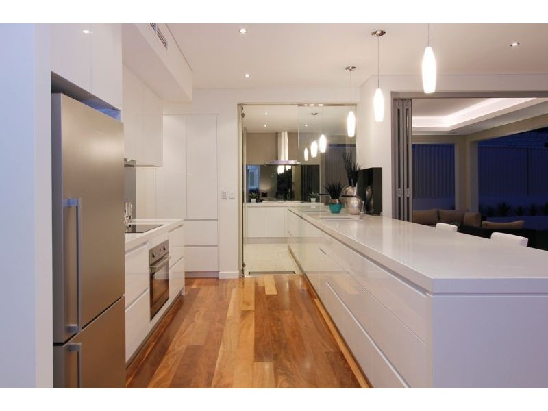 53 Williams Rd, Melville WA 6156