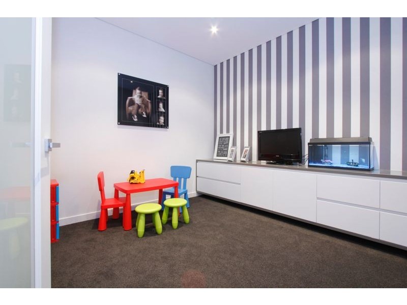 53 Williams Rd, Melville WA 6156