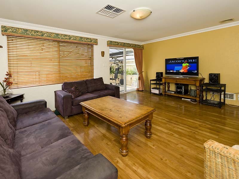 17 Portsea Gardens, Jandakot WA 6164