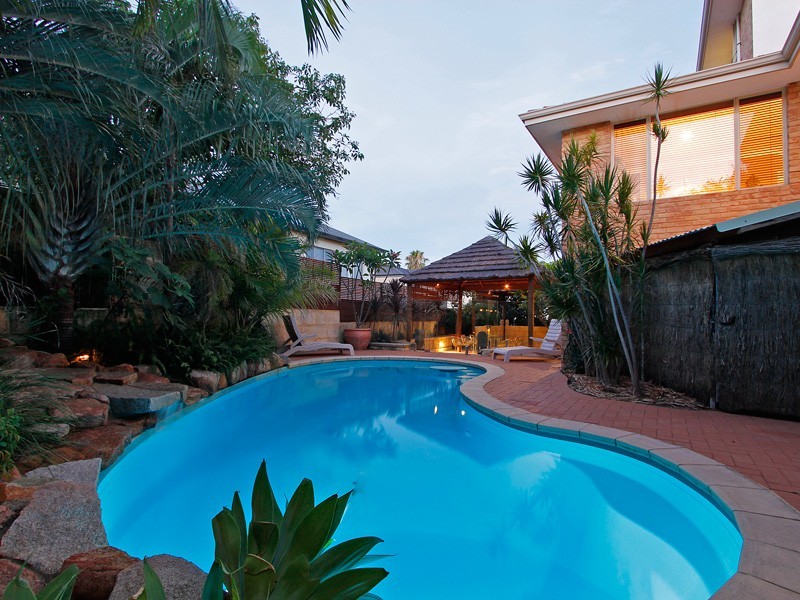 6 Carron Road, Applecross WA 6153