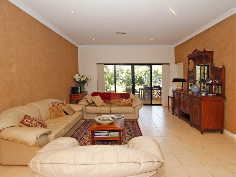 40 McCallum Cres, Ardross WA 6153