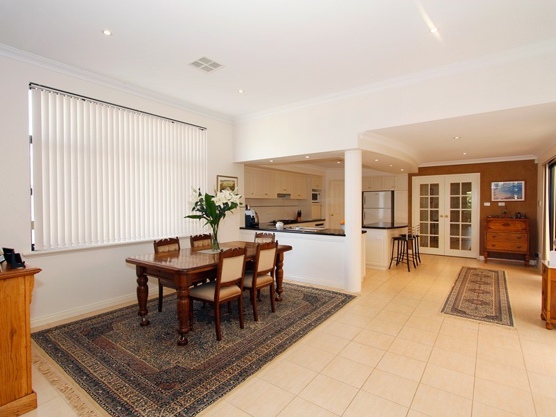 40 McCallum Cres, Ardross WA 6153