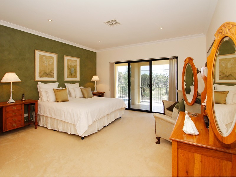 40 McCallum Cres, Ardross WA 6153