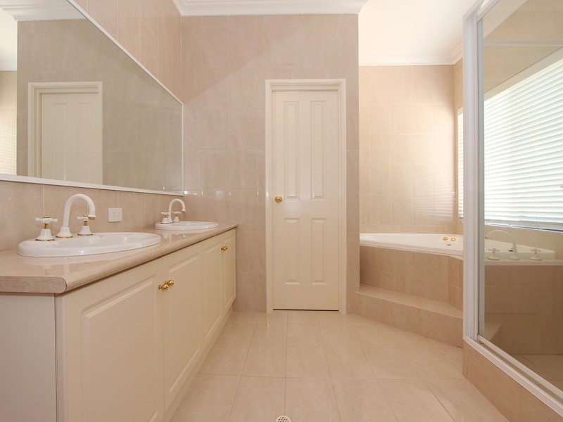 40 McCallum Cres, Ardross WA 6153