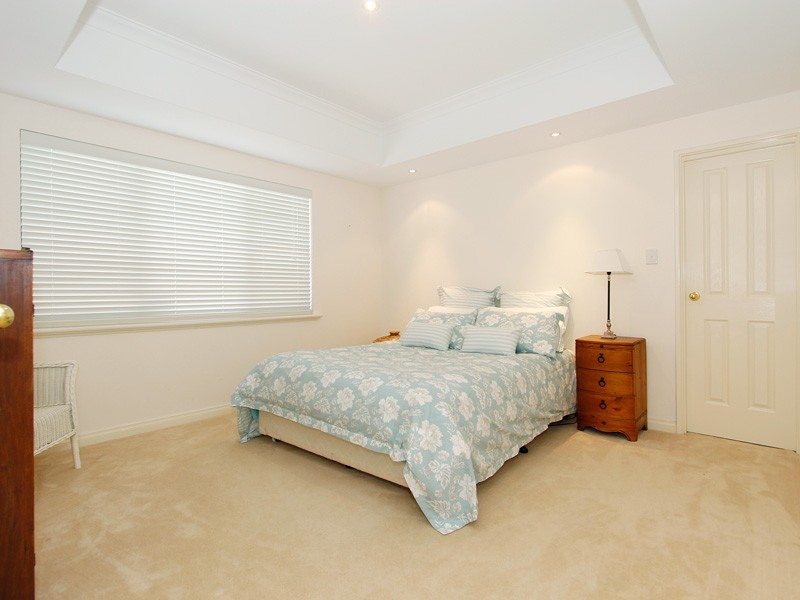 40 McCallum Cres, Ardross WA 6153