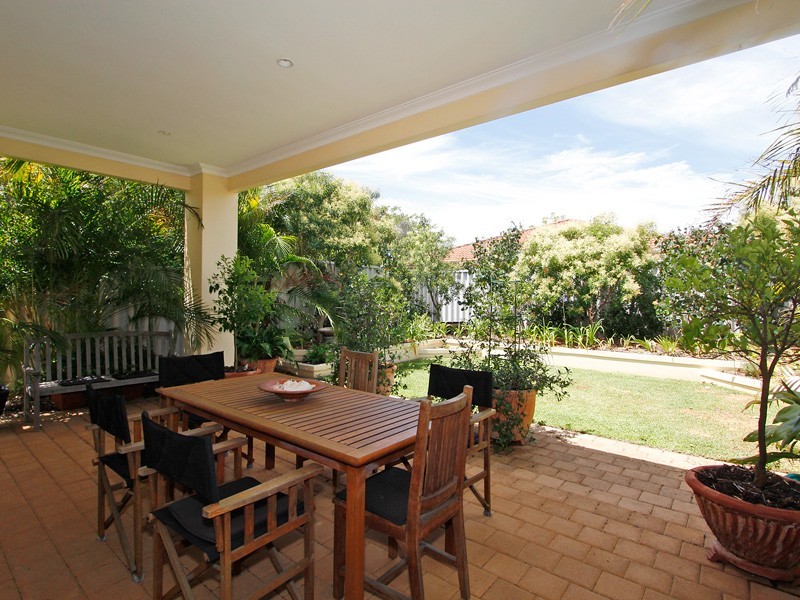 40 McCallum Cres, Ardross WA 6153