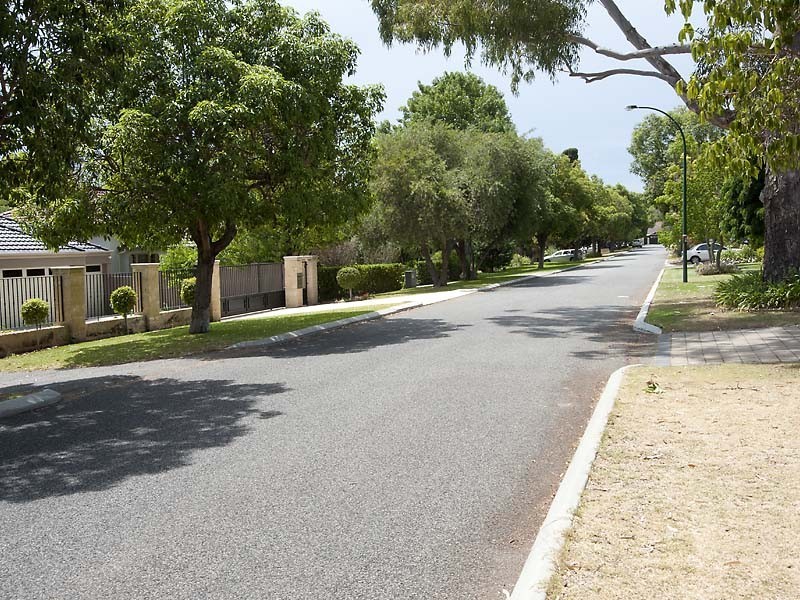 18 Colin St, Dalkeith WA 6009