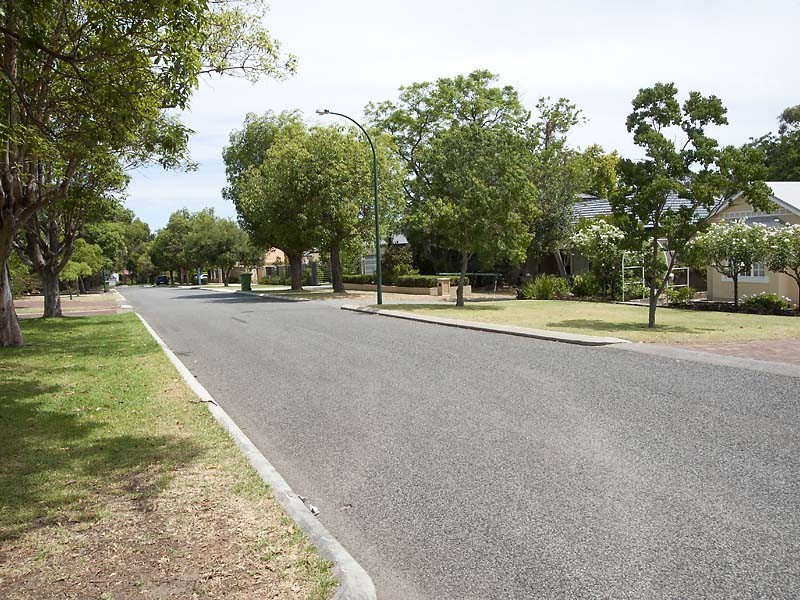 18 Colin St, Dalkeith WA 6009