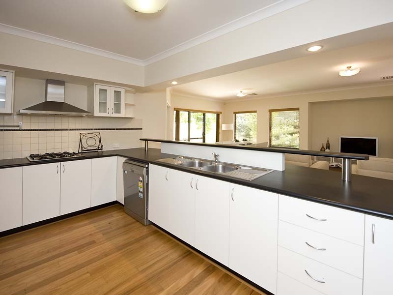 10a Lambert St, Alfred Cove WA 6154