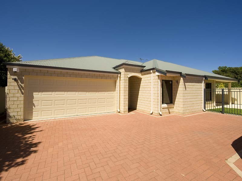 10a Lambert St, Alfred Cove WA 6154