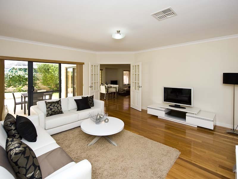 10a Lambert St, Alfred Cove WA 6154