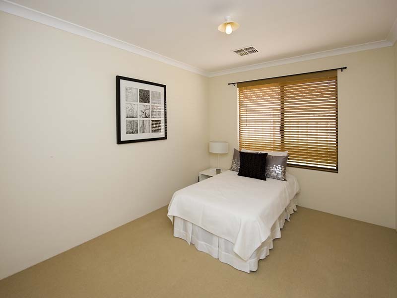 10a Lambert St, Alfred Cove WA 6154