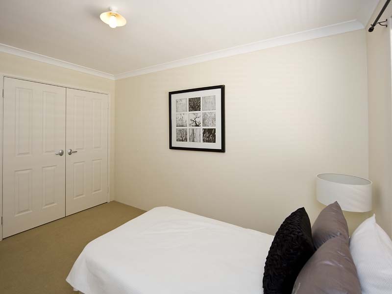 10a Lambert St, Alfred Cove WA 6154