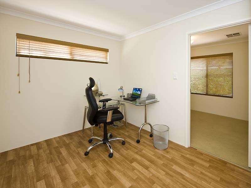 10a Lambert St, Alfred Cove WA 6154