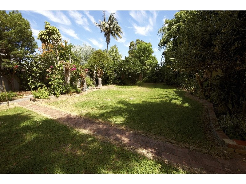 56 Ogilvie Rd, Mount Pleasant WA 6153