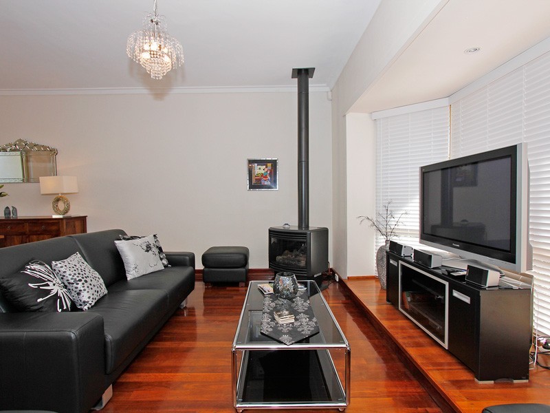 38 Bombard St, Mount Pleasant WA 6153