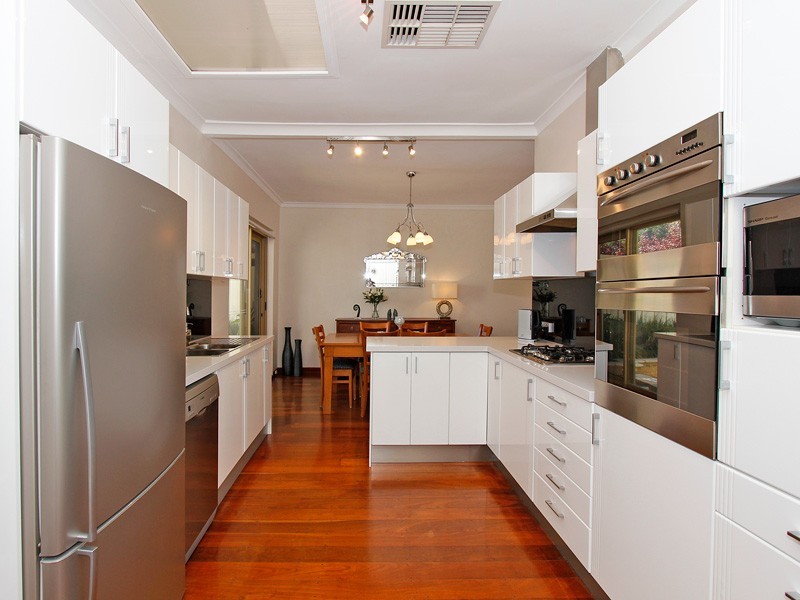 38 Bombard St, Mount Pleasant WA 6153