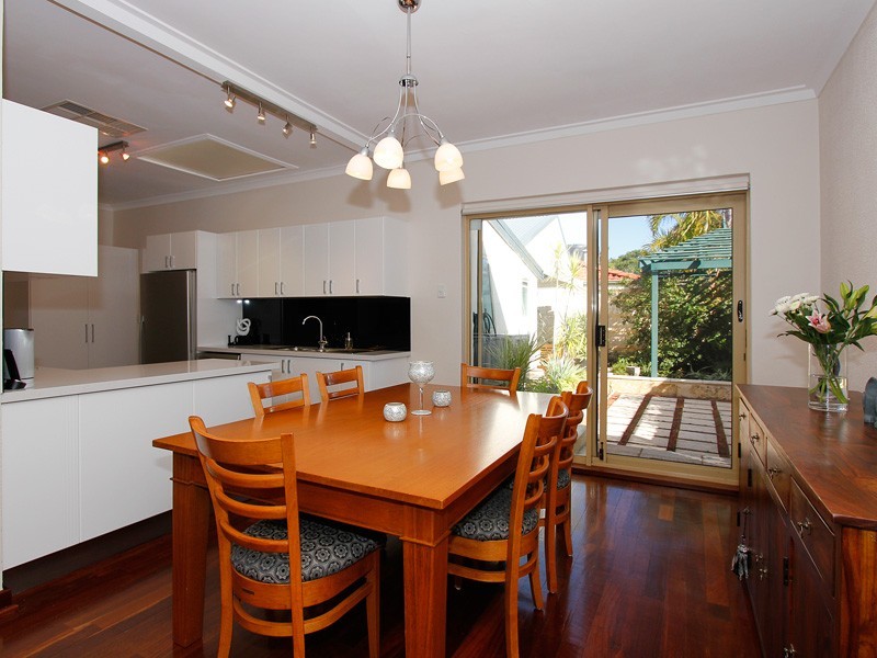 38 Bombard St, Mount Pleasant WA 6153