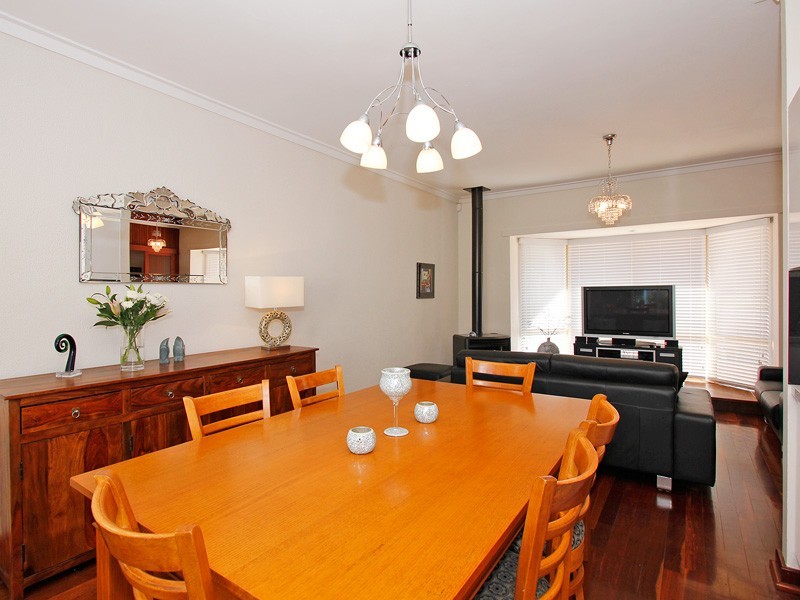 38 Bombard St, Mount Pleasant WA 6153