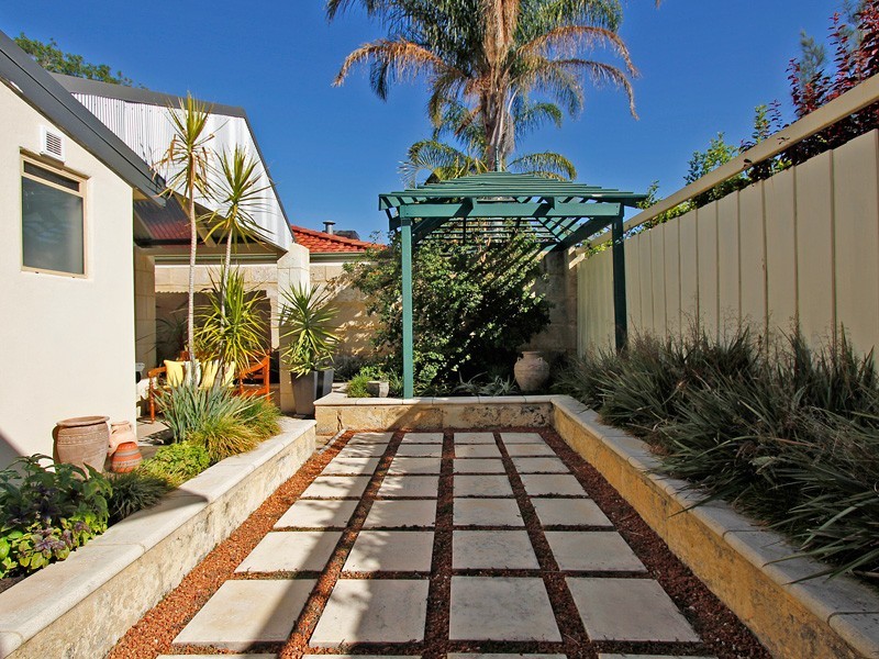 38 Bombard St, Mount Pleasant WA 6153