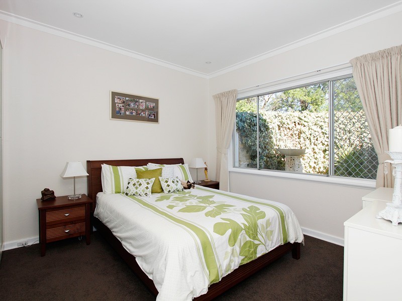 38 Bombard St, Mount Pleasant WA 6153