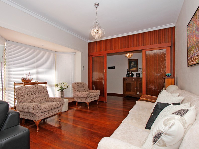 38 Bombard St, Mount Pleasant WA 6153
