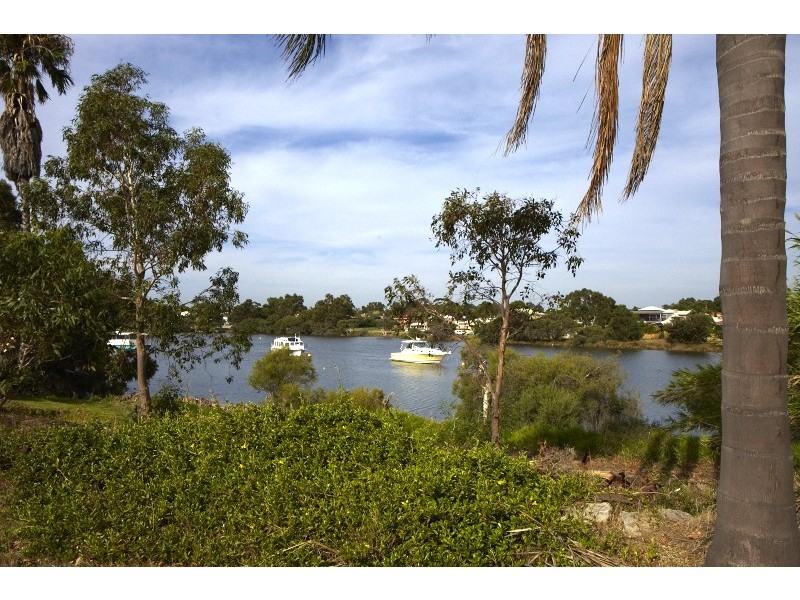 2 Brentwood Ave, Brentwood WA 6153