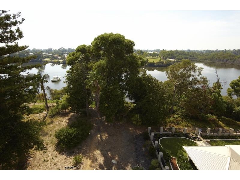 2 Brentwood Ave, Brentwood WA 6153