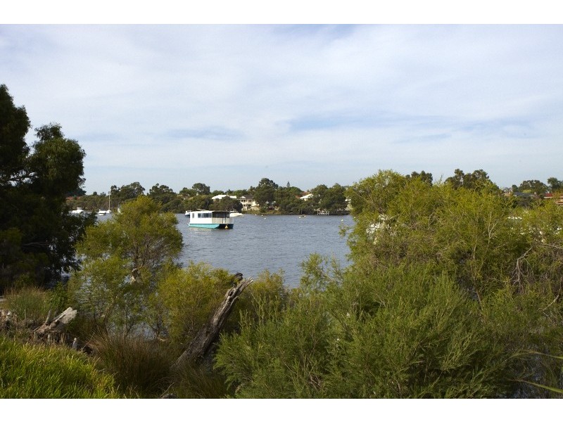 2 Brentwood Ave, Brentwood WA 6153